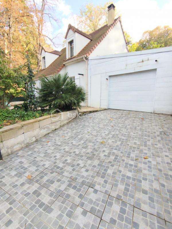 Maison à ORMOY-LA-RIVIERE