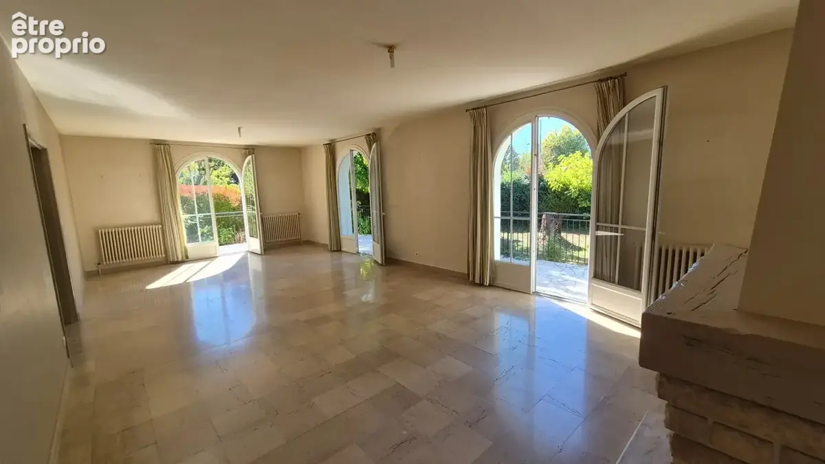 Pavillon Plain-Pied sur terrain clos et arboré, 3 chambres, proche bus et commerces - photo 10