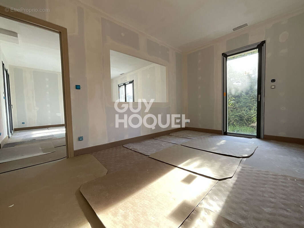 Maison à L'ISLE-SUR-LA-SORGUE