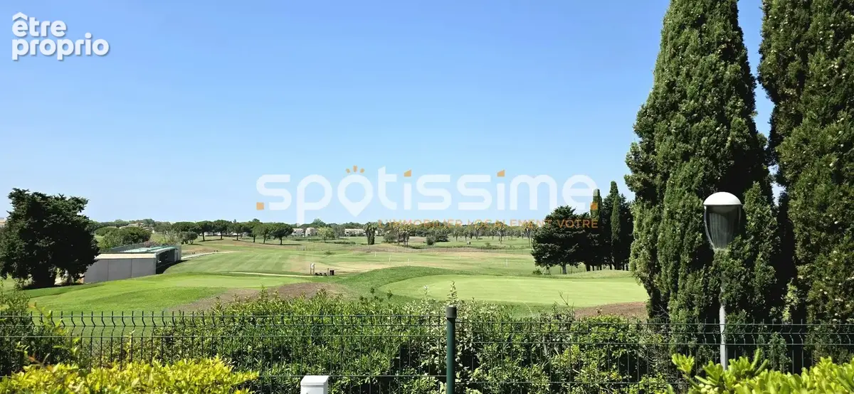 CAP D'AGDE, Mont Saint Martin - T2 avec parking dans résidence avec piscine - photo 10