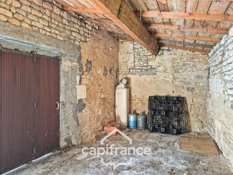 Maison à SAINT-JEAN-D&#039;ANGELY