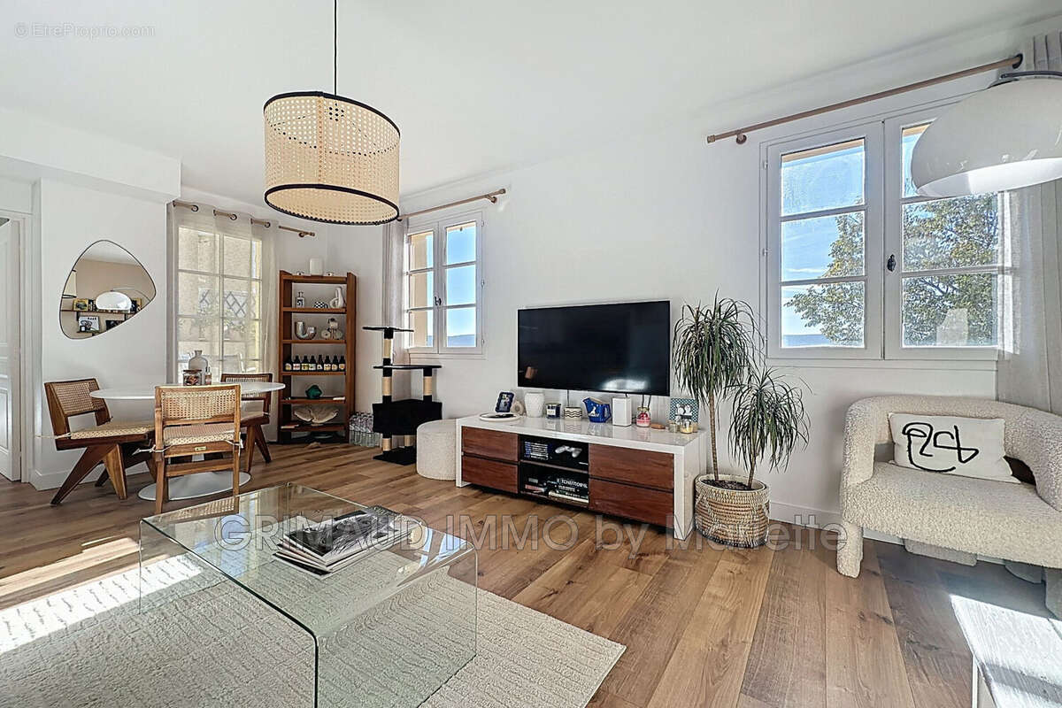 Appartement à GRIMAUD