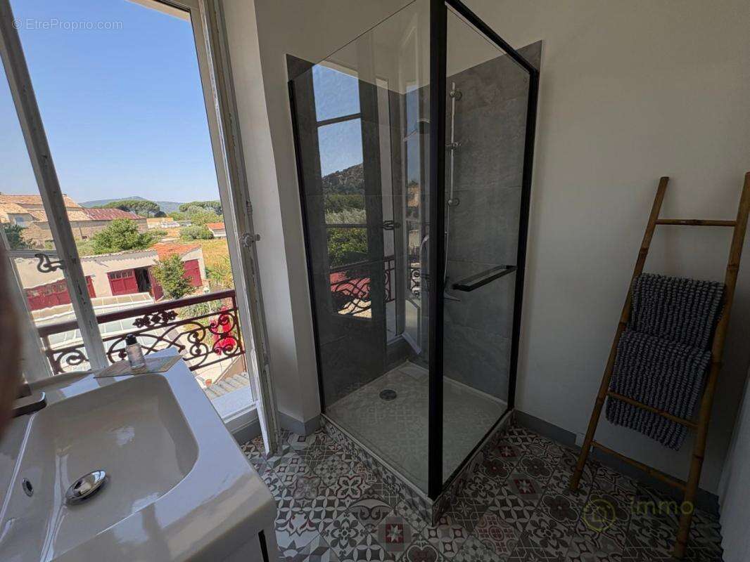 Maison 137 m² à Les Mees  - photo 13