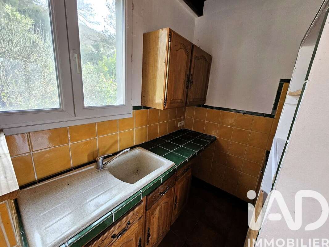 Maison 83 m² à Saint-Vincent-De-Barres  - photo 5
