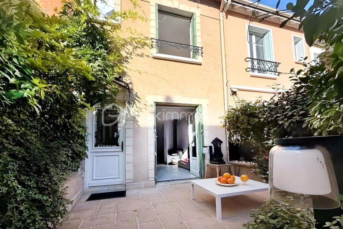Maison à PARIS-19E
