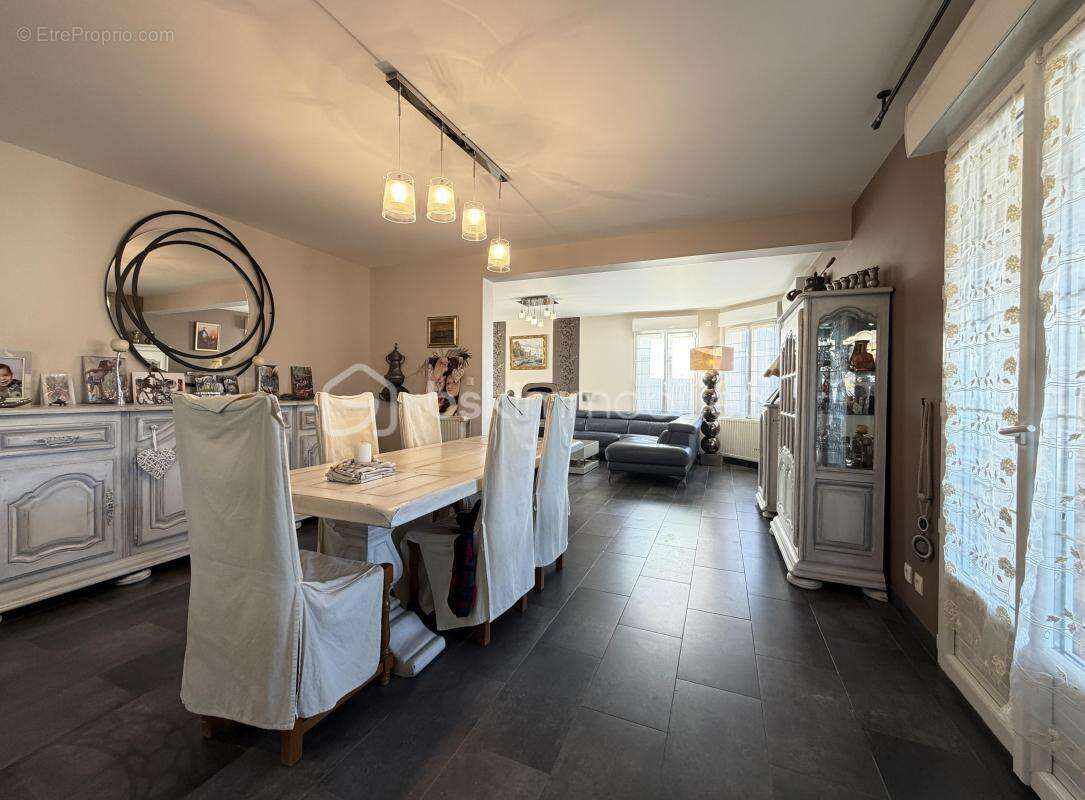 Maison à NANTEUIL-LES-MEAUX