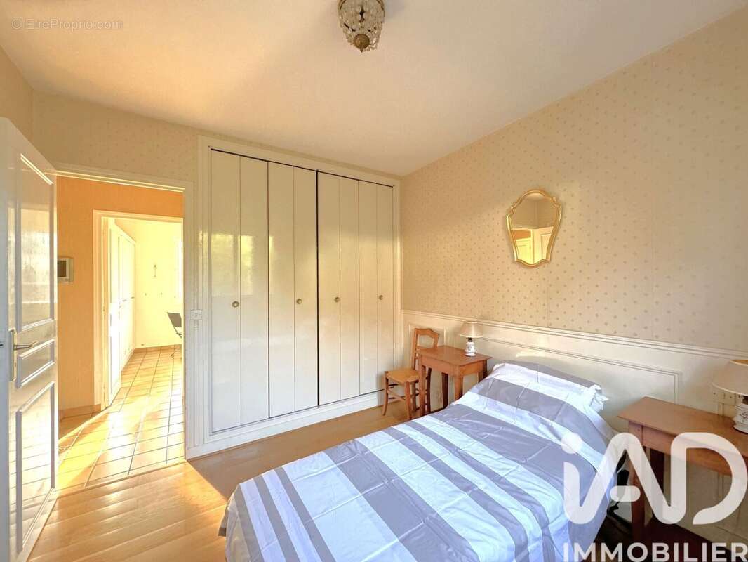 Photo 6 - Maison à LA CELLE-SAINT-CLOUD