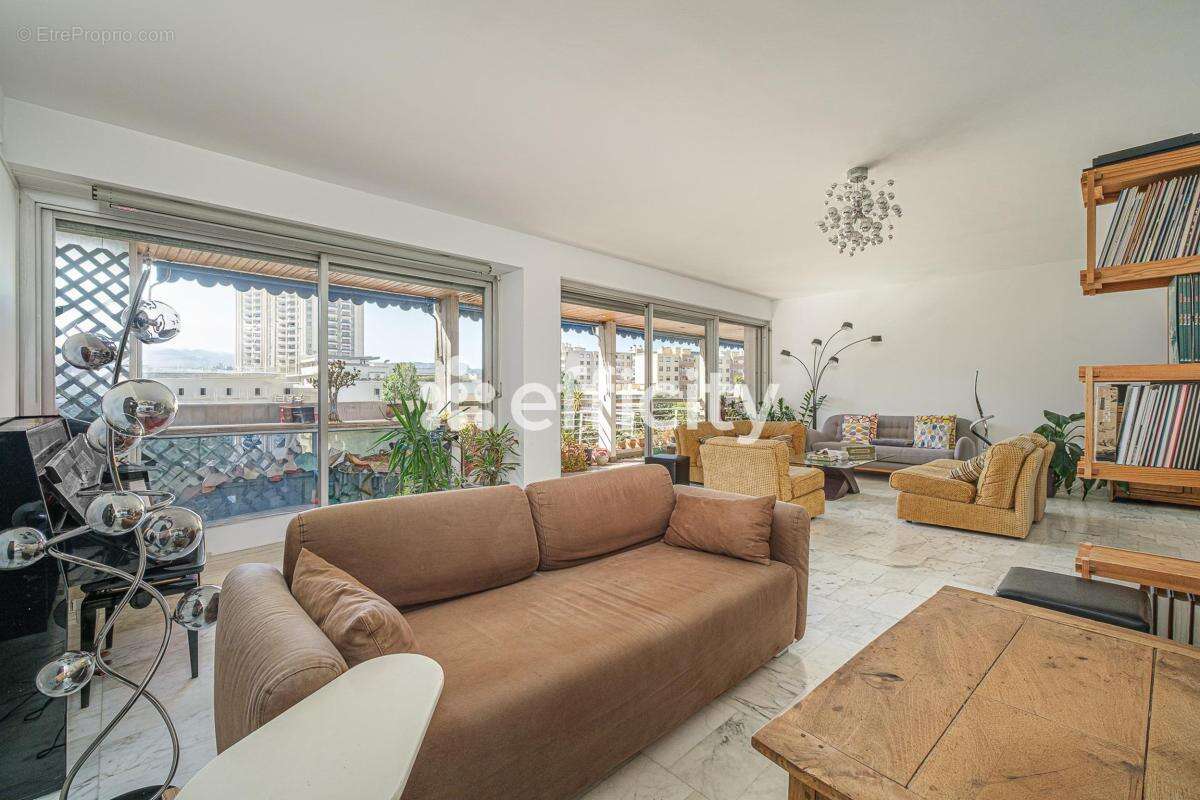 Appartement à MARSEILLE-8E