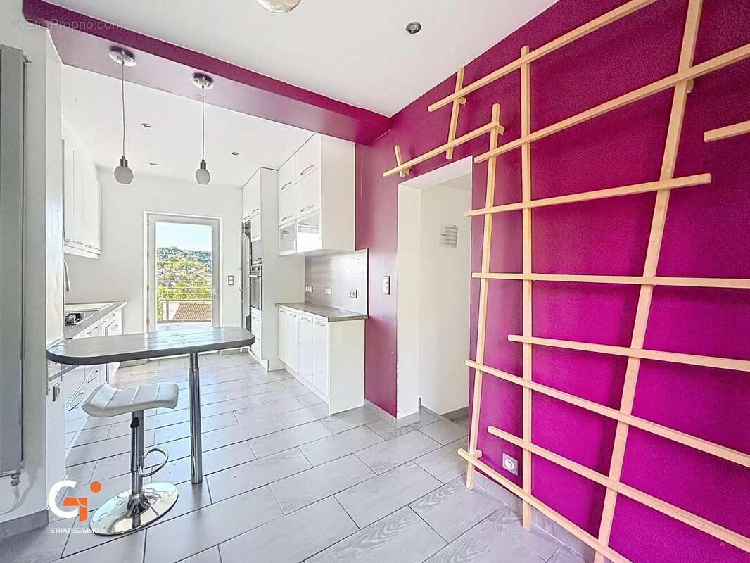 Expo Sud, grand garage + 2 stationnements, 4 chambres - photo 5