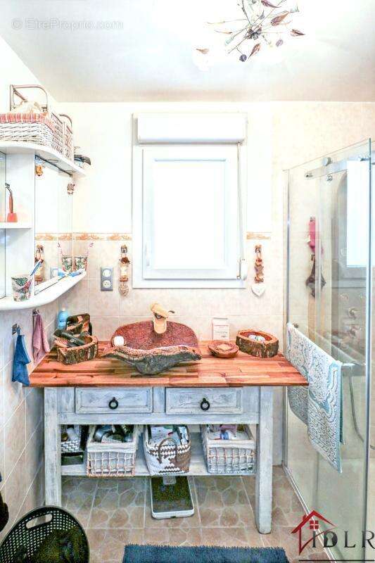 Maison à GRANGES-SUR-VOLOGNE