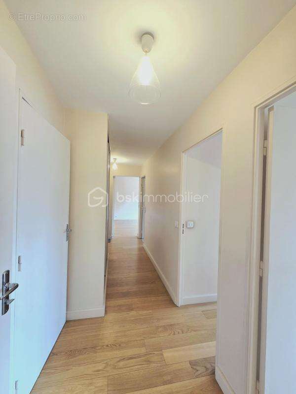 Appartement à SURESNES