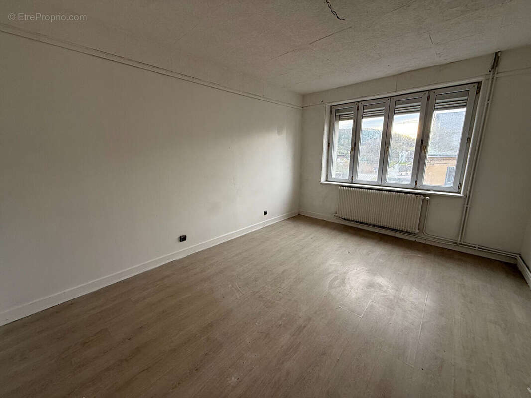 Maison à SAINT-MENGES