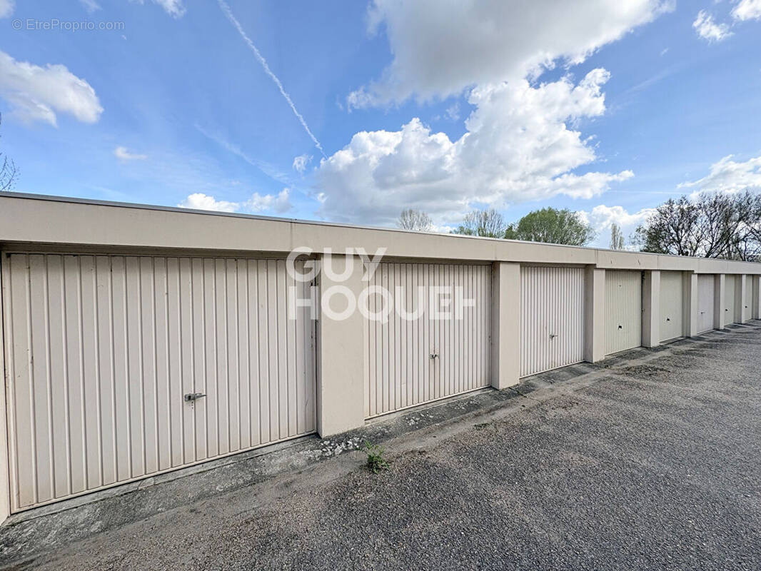 Parking à SAINT-AUBIN-LES-ELBEUF