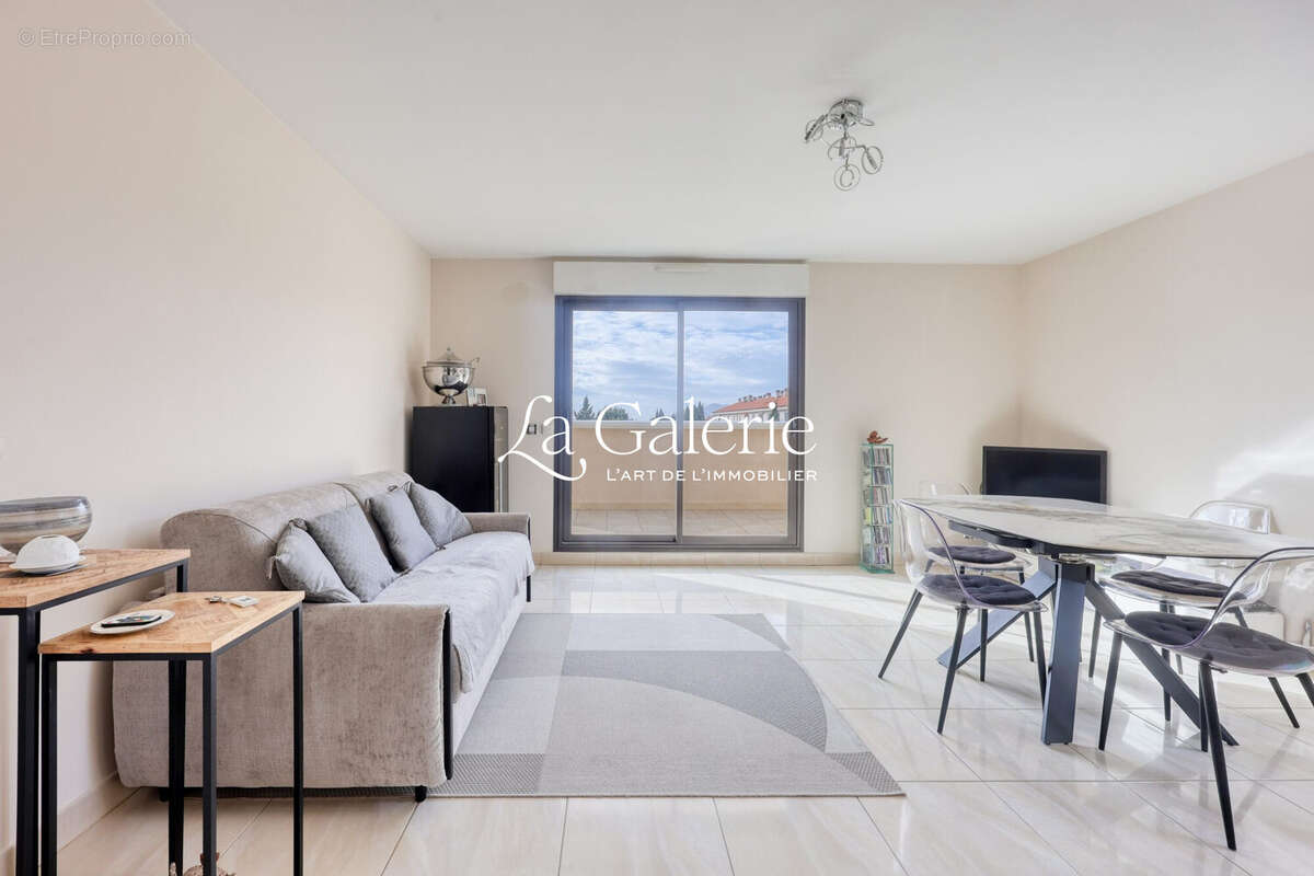 Appartement à HYERES