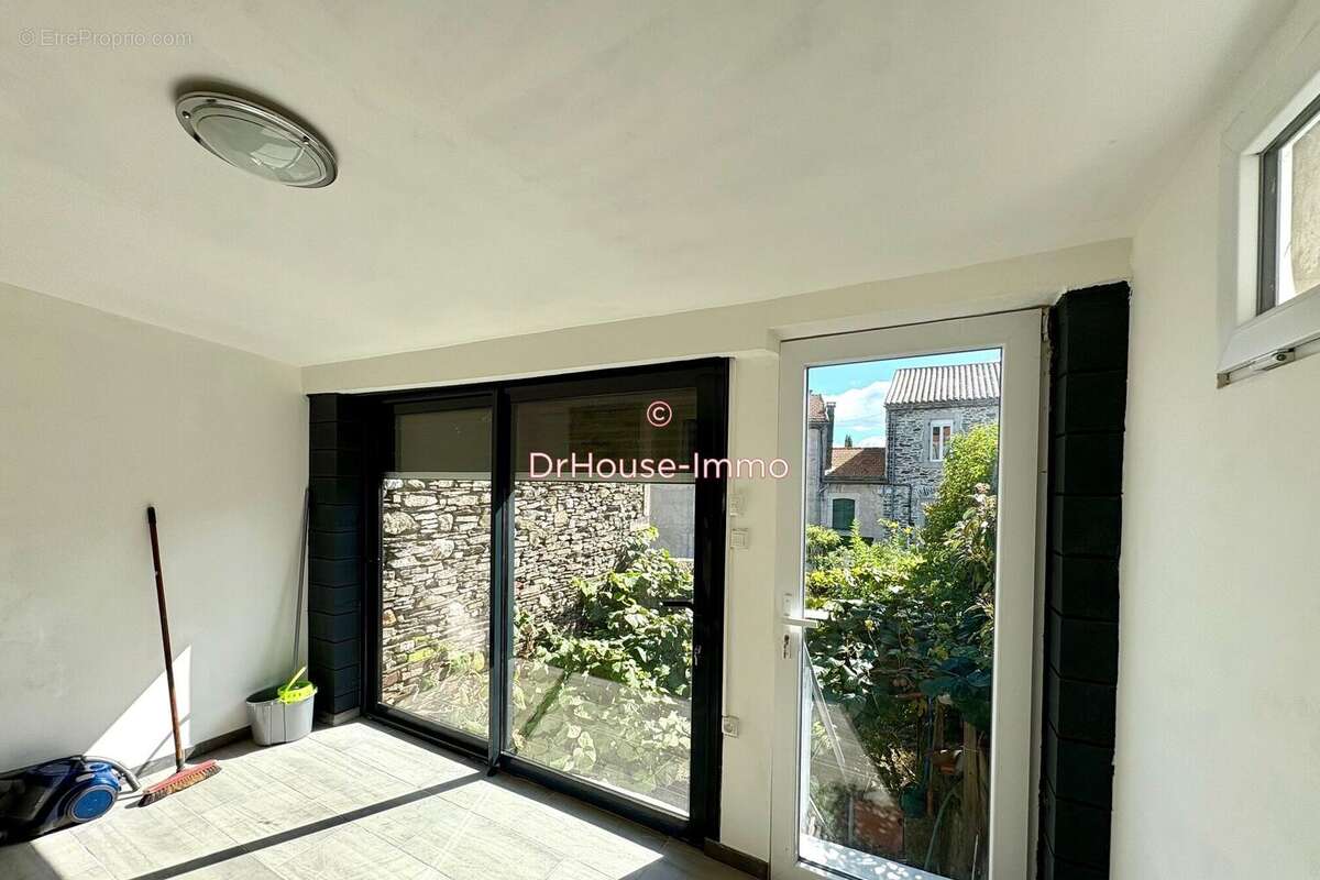 Maison à VILLARDONNEL