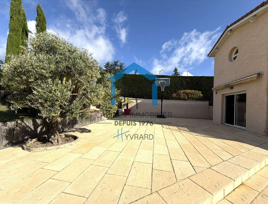 Villa type 7 de 210 m2 avec piscine LA FOUILLOUSE - ECULIEU - photo 7