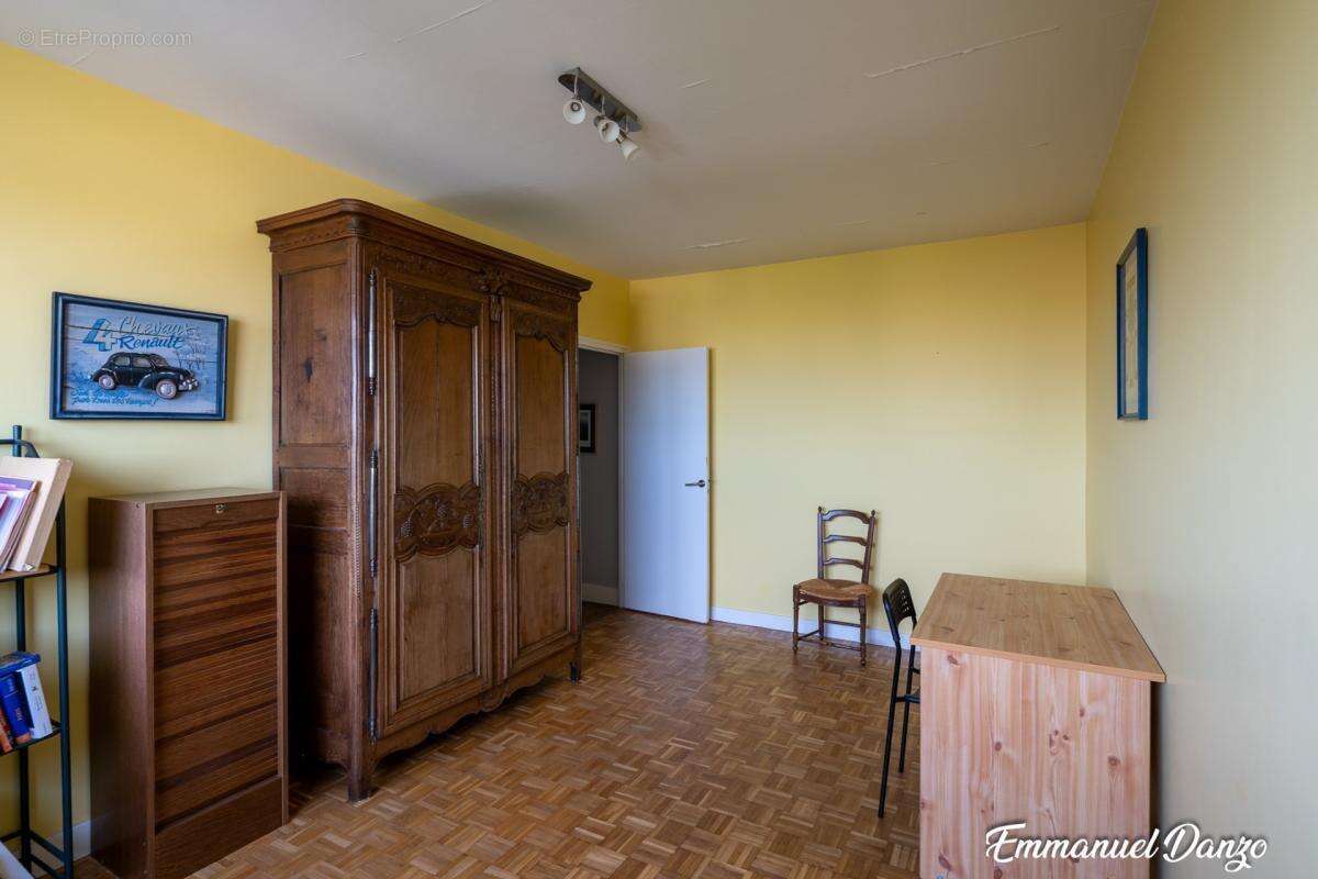 Nancy – Appartement traversant 110 m² – 3 chambres – Dernier étage avec ascenseur - photo 9