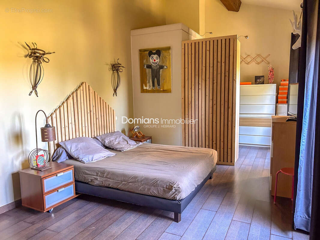 Maison 190 m² à Saint-Hippolyte  - photo 9