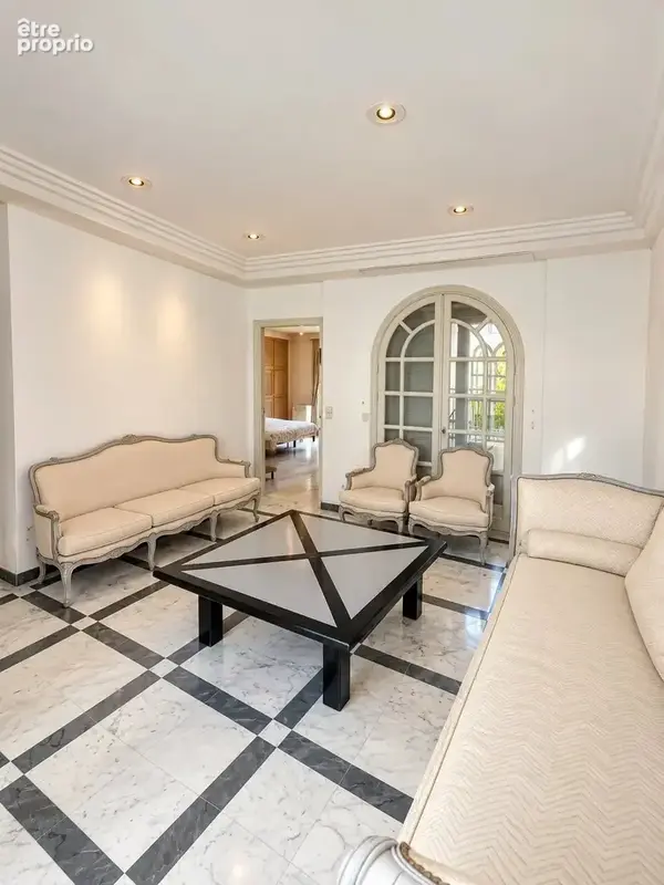  Belle demeure de 350 m² habitable – Proche Clinique Clémenville– Terrain de 1 000 m² avec piscine - photo 6