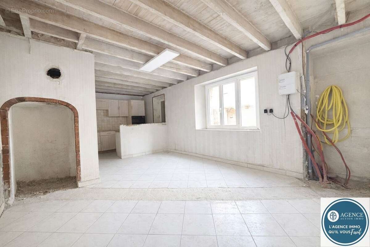 Maison à CHAMPAGNE