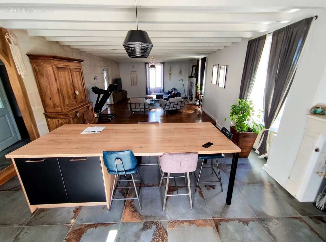 Maison de village offrant 5 chambres avec cour - photo 8