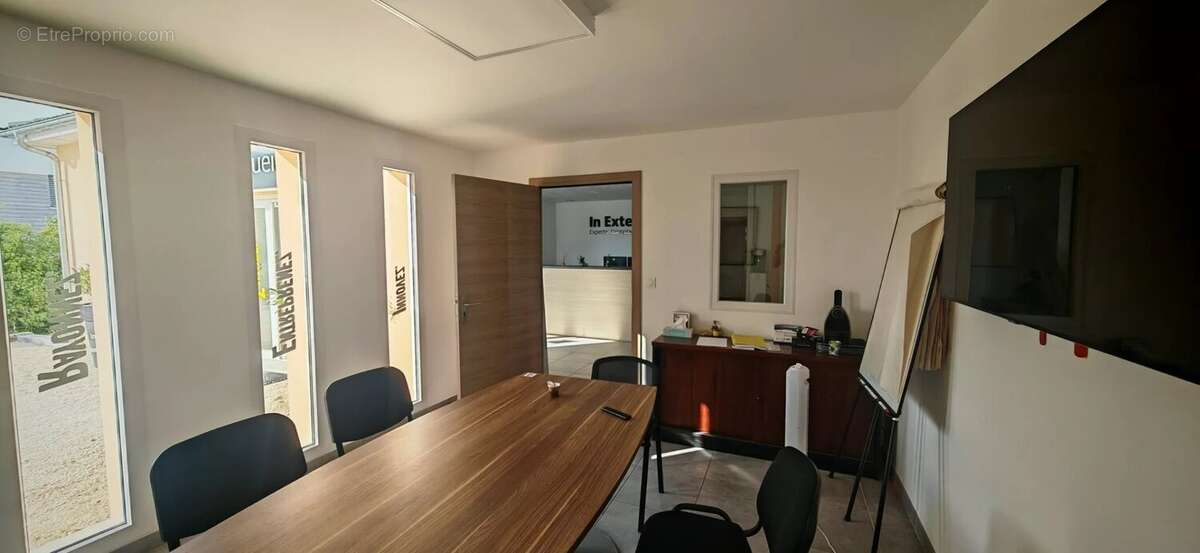 Bureaux professionnels à 5 min Lavau / Pont Sainte Marie   E - photo 9