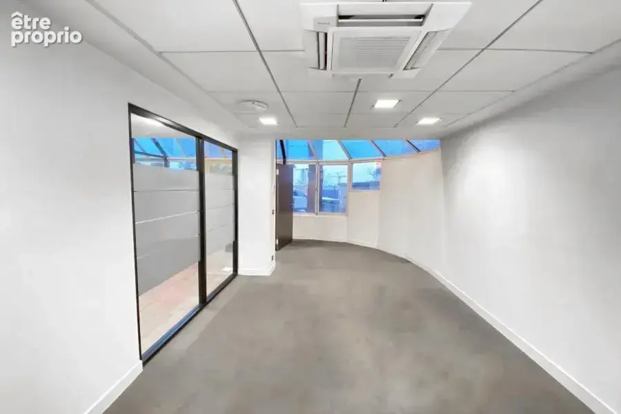 Bureaux à vendre à Meudon, découvrez ces bureaux en triplex inspirant de 327 m², situé dans une ancienne usine de caractère du d - photo 8