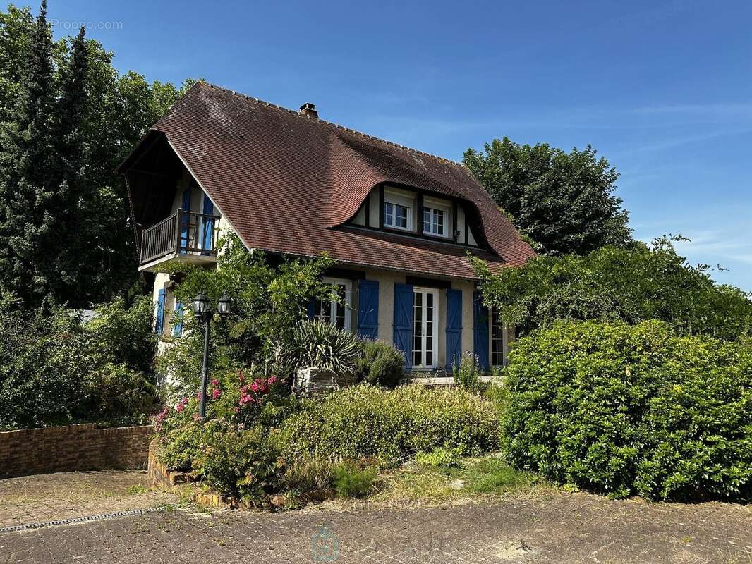 Maison à SAINT-ETIENNE-DU-ROUVRAY
