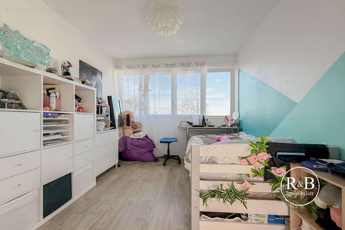 Appartement à LES CLAYES-SOUS-BOIS