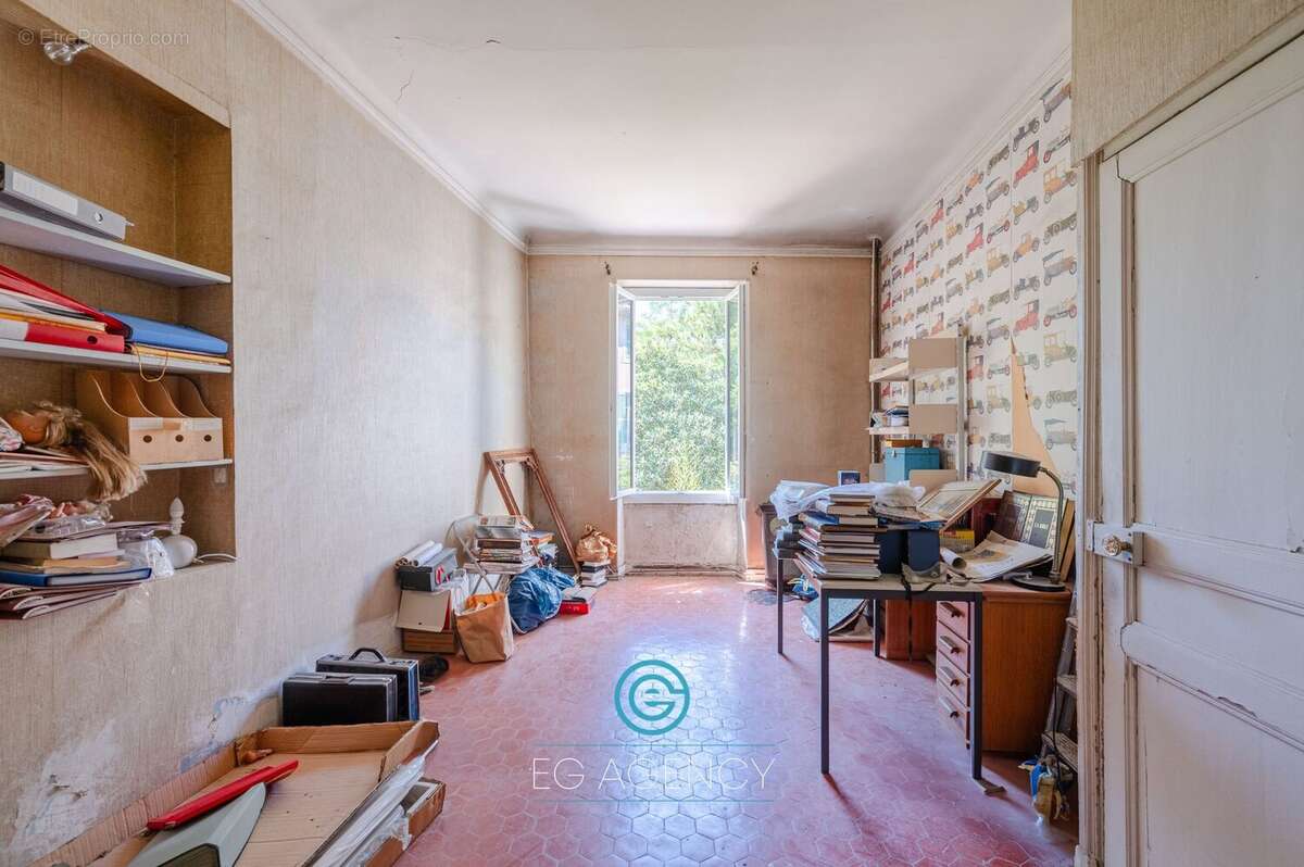 Maison 280 m² à Marseille-12e  - photo 8