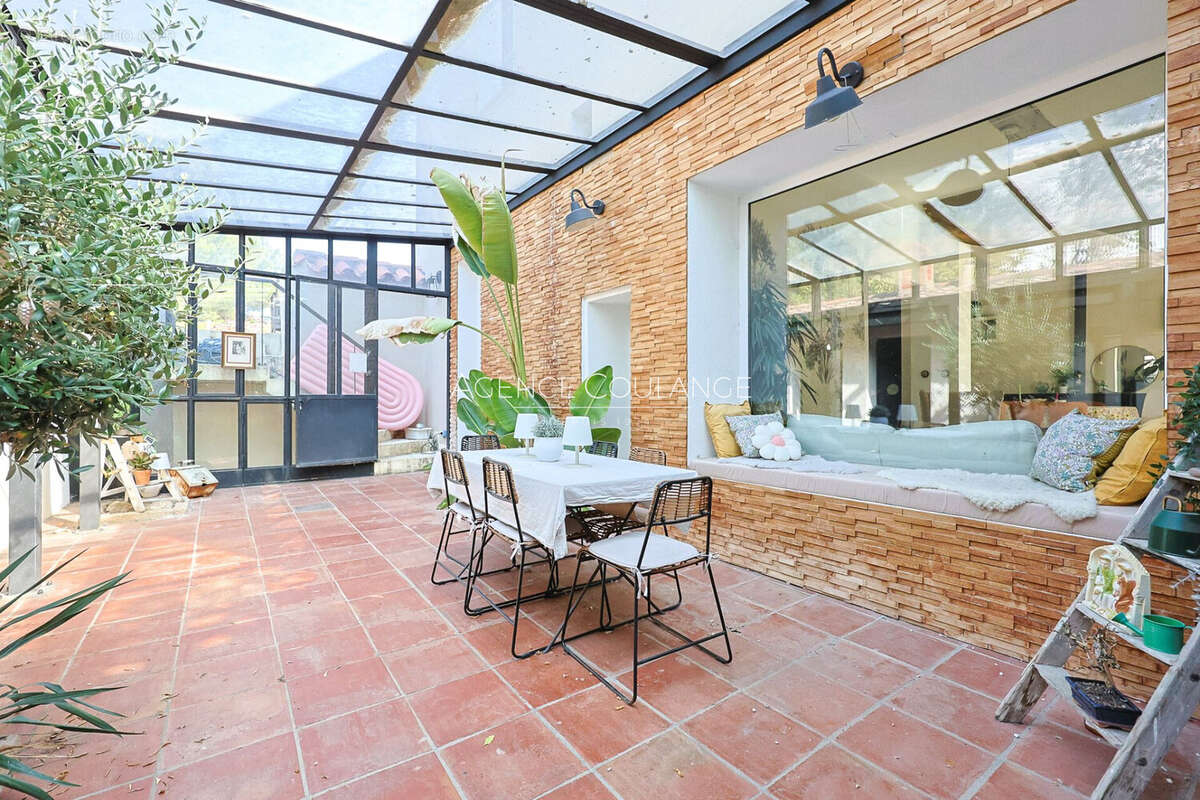 Maison 366 m² à La Ciotat  - photo 4