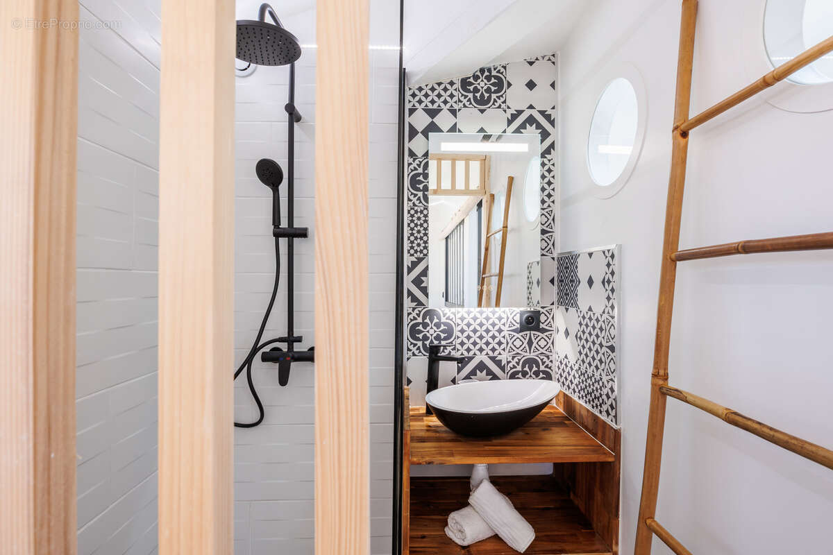 Appartement à MARSEILLE-2E
