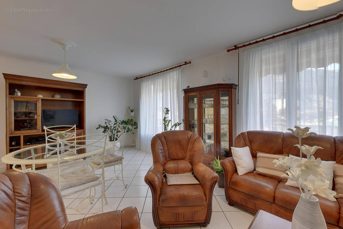 Appartement à LE PONT-DE-CLAIX