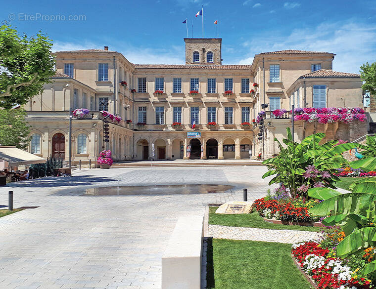 Appartement à VALREAS