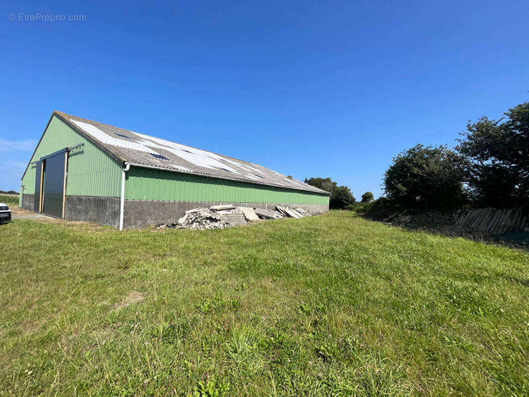 Parking à LANHOUARNEAU