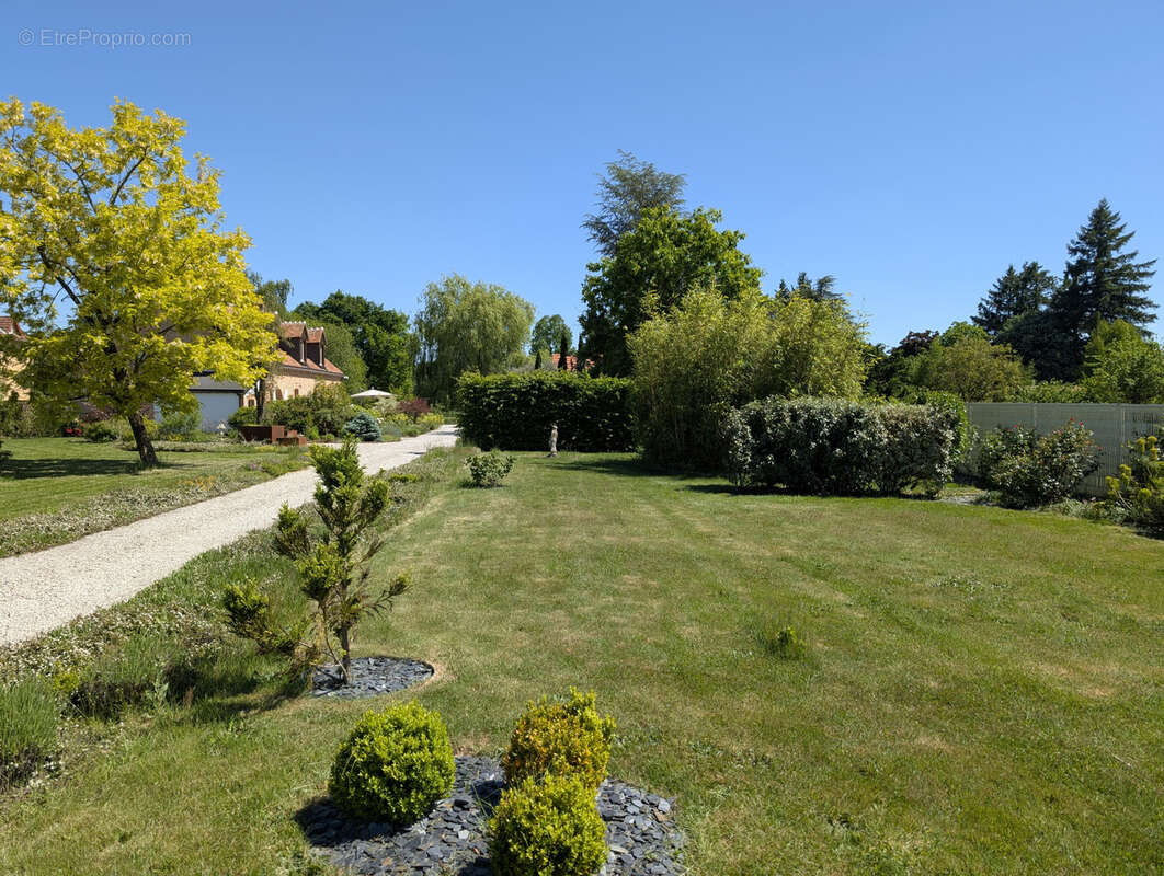 Maison à PIERREFITTE-SUR-SAULDRE