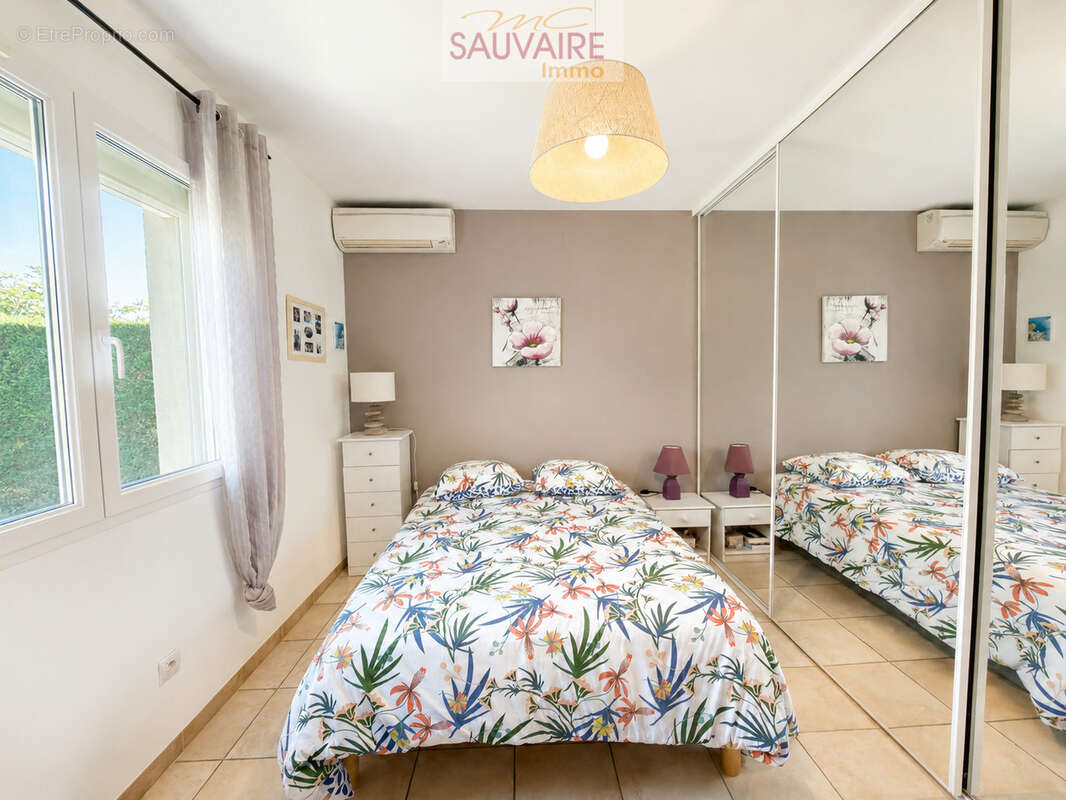 Villa 4 faces de plain-pied avec 3 chambres et garage - photo 10