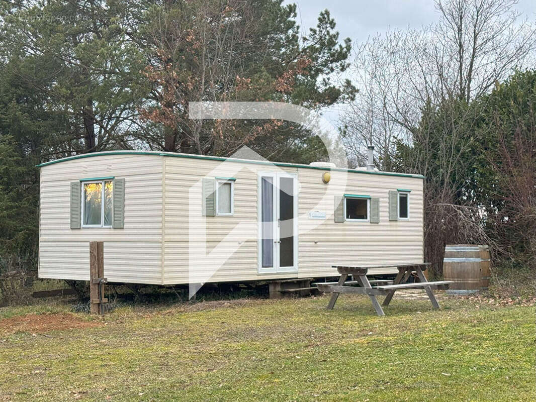 Maison à LA CHAPELLE-AUBAREIL