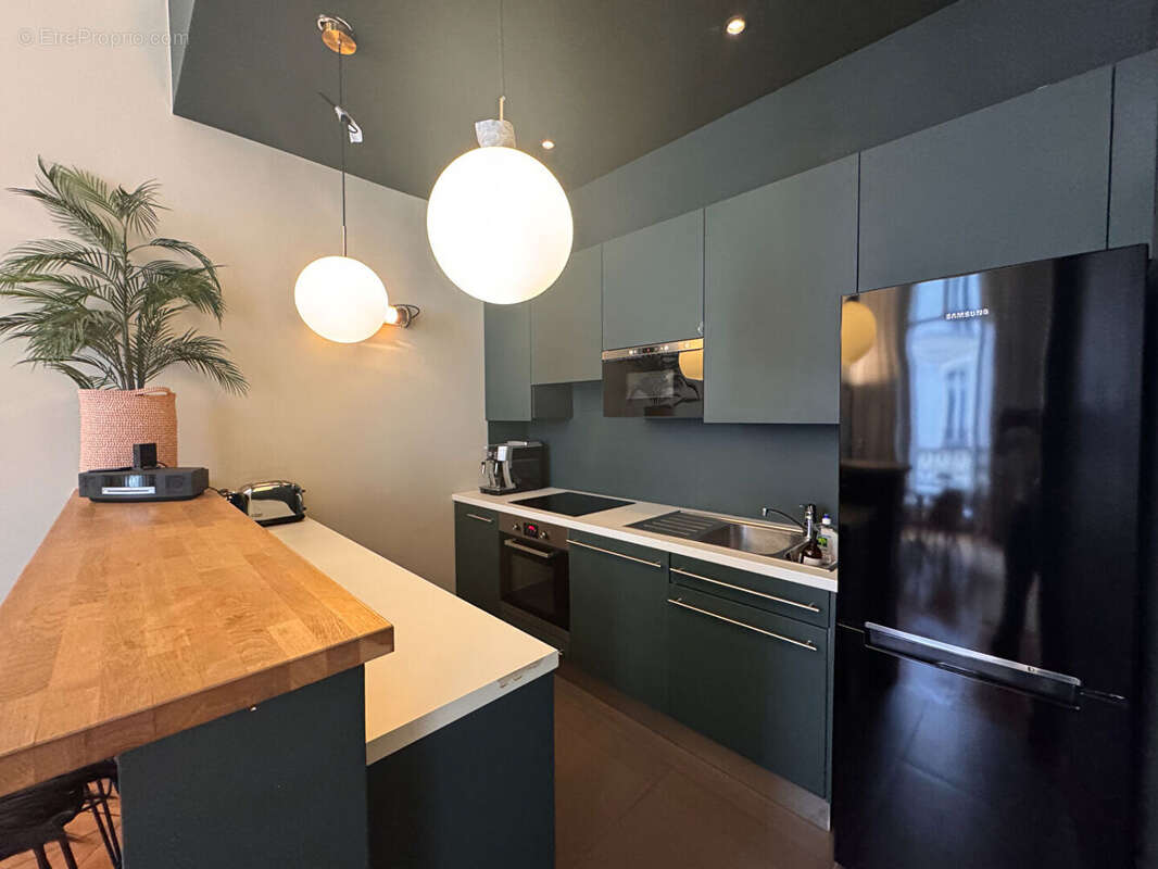 Appartement à PARIS-8E