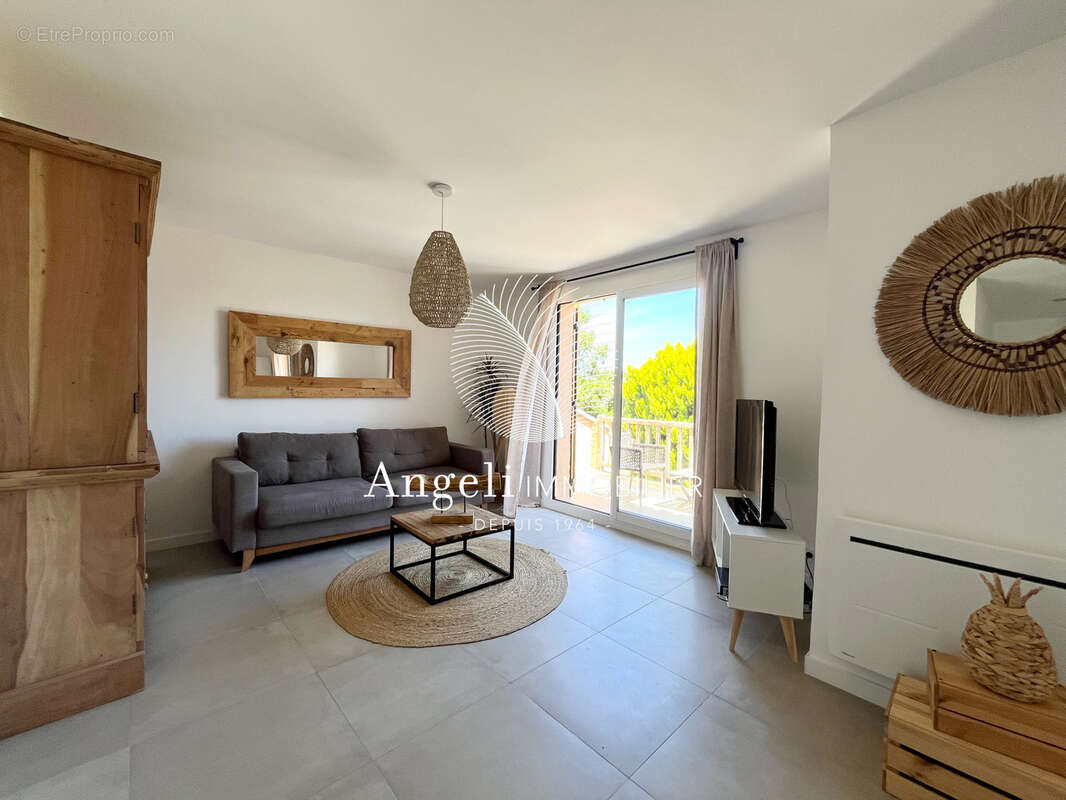 Appartement à FREJUS