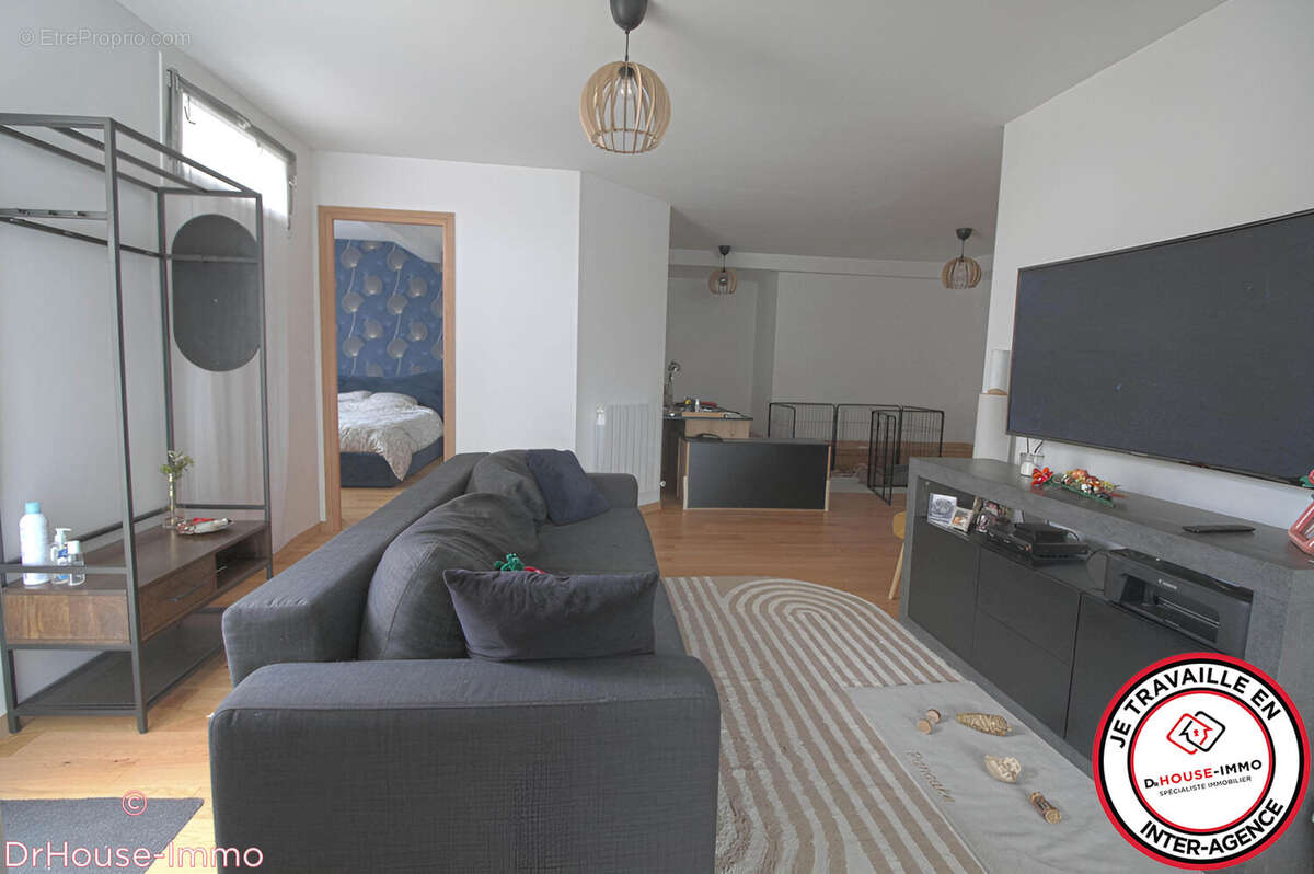 Appartement à FONTENAY-LE-FLEURY