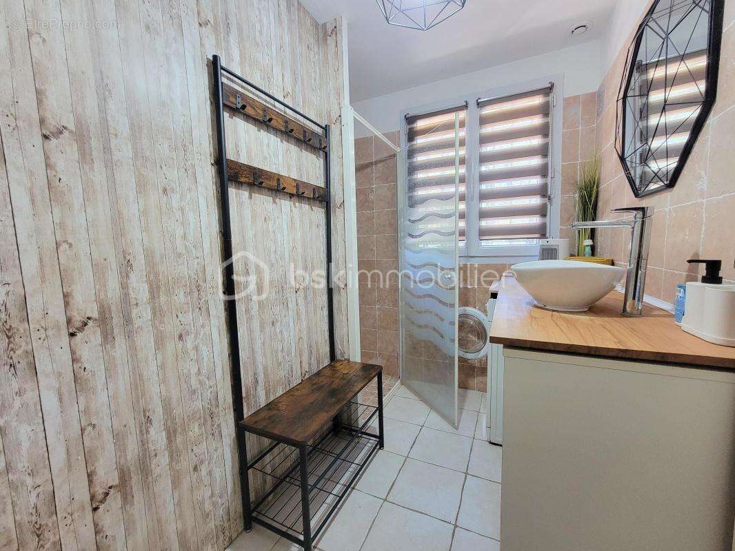 Maison à SOLLIES-TOUCAS