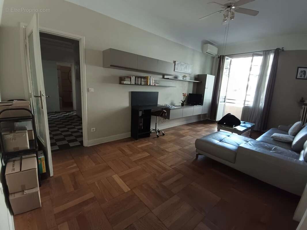 F2 de 56.45m² aux Musiciens + CAVE + GARAGE - photo 5