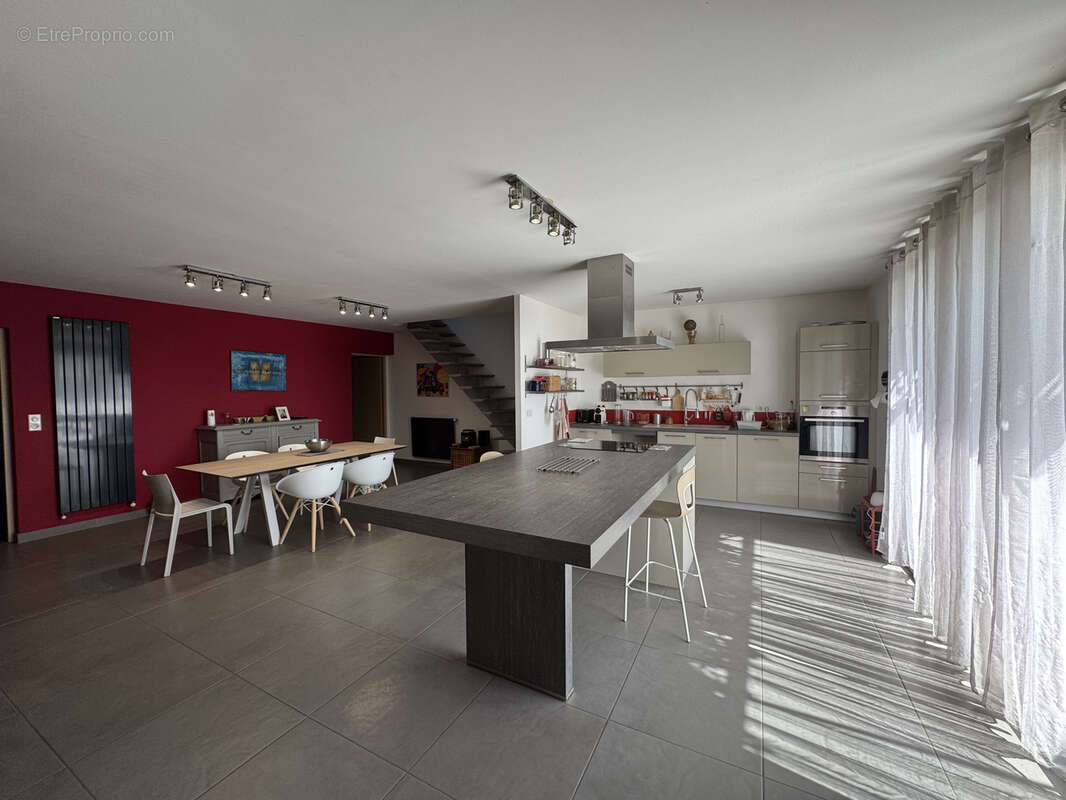 Maison à PUJOLS-SUR-CIRON