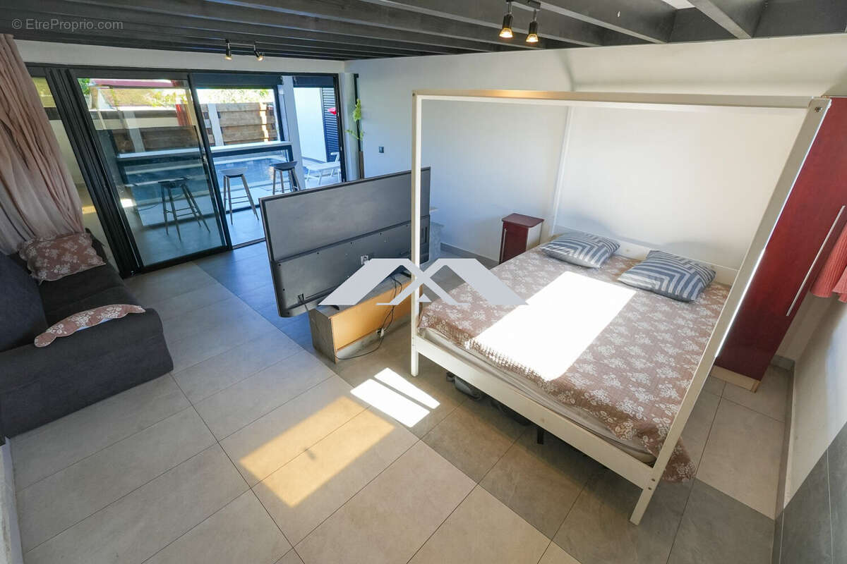 Maison 120 m² à Saint-Pierre  - photo 9