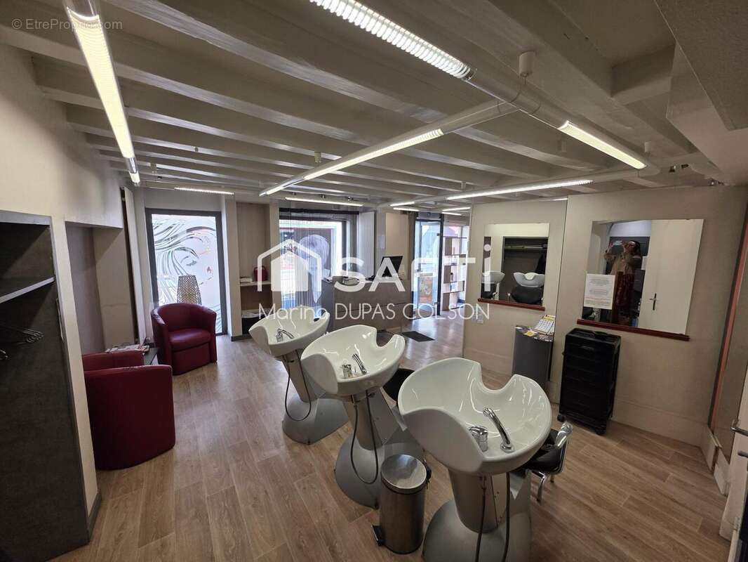 Photo 2 - Commerce à BEAUFORT-EN-VALLEE