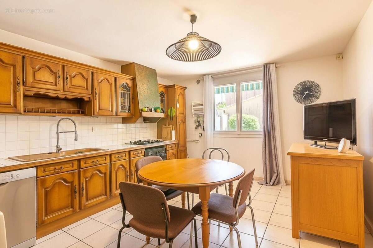 Maison 228 m² à La Lande-De-Fronsac  - photo 4