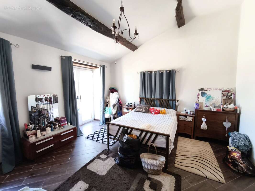 Maison de campagne de 4 chambres avec grange et fort potentiel - photo 5