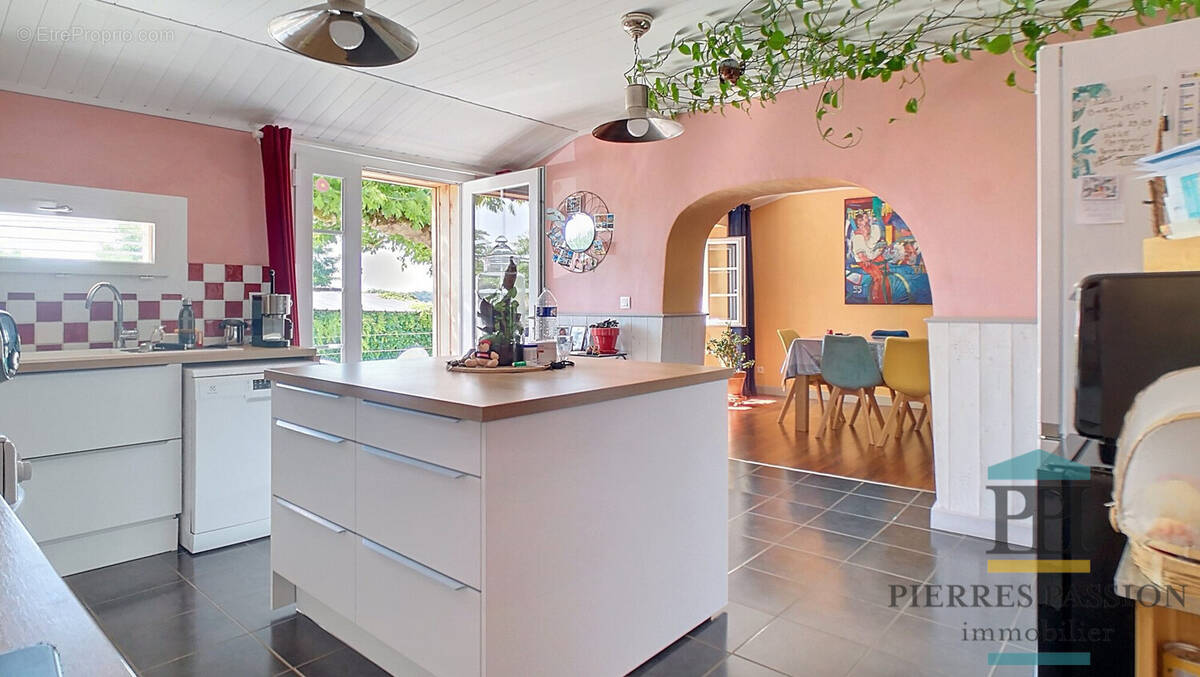 Maison à MONPRIMBLANC