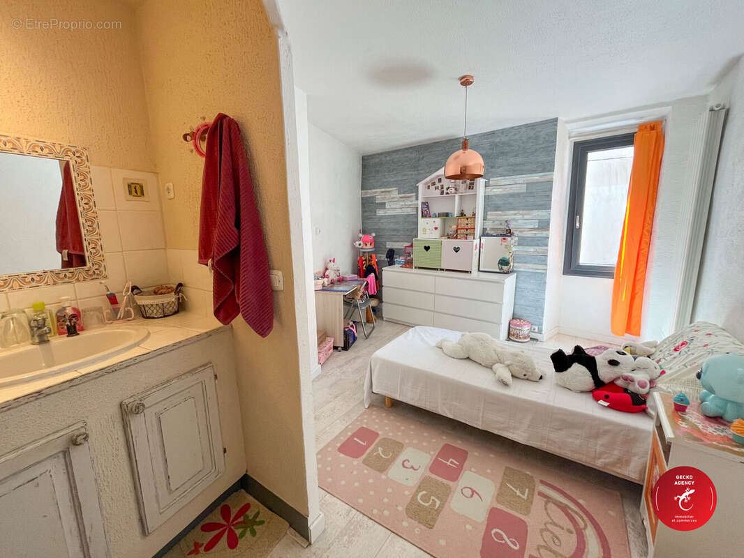 Maison à FIGANIERES